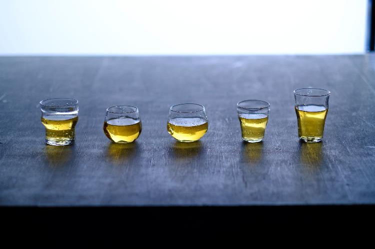 ウェルカムドリンク「丸八製茶葉献上加賀棒茶」※イメージ