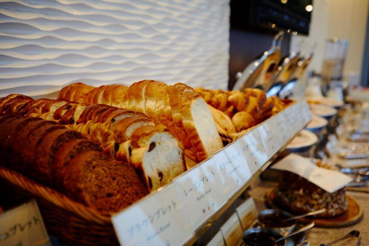 20階エグゼクティブラウンジでは、洋食のご朝食をブッフェスタイルでご提供いたします。