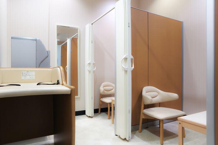 館内1階に授乳室をご用意しております。ご利用の際はスタッフへお声がけ下さい。