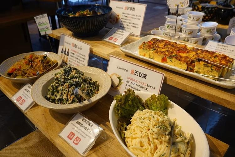 メニュ一例（和食には石川県の食材を使用しております。）
