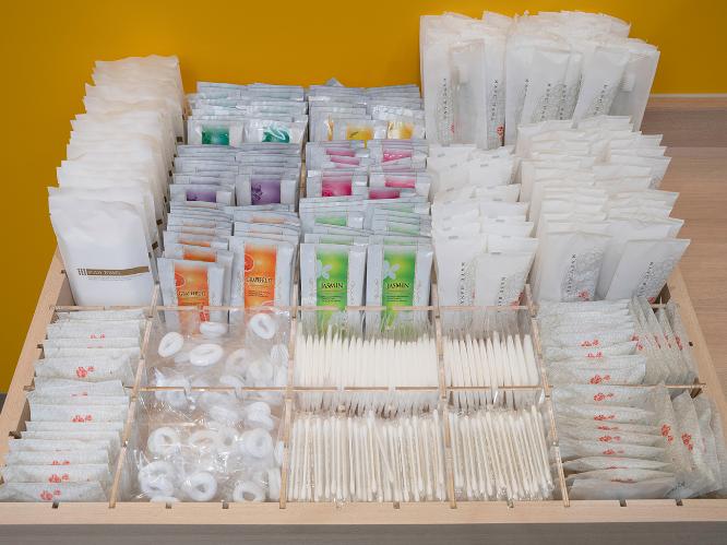 【アメニティーバー】歯ブラシセットやカミソリをはじめ、入浴剤もご用意。