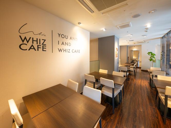 WHIZ CAFE店内：2階　18席
