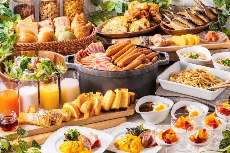 客室と同時に、朝食バイキングもリニューアル！”長崎のあさごはん”として、長崎の名物「アジフライ」「ハトシ」「五島うどん」等が食べ放題！