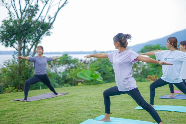 Miru Amami モーニングヨガ