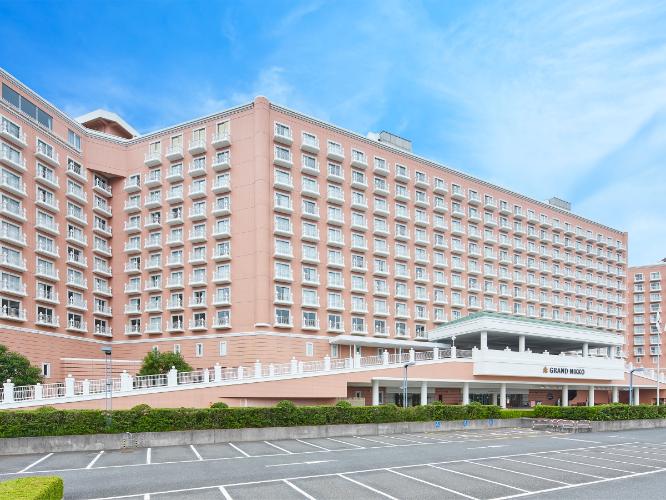 ◇ピンク色の外観が印象的な南欧の雰囲気が漂う『グランドニッコー東京ベイ 舞浜』