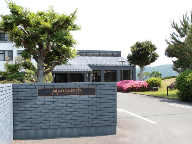 外観／五島列島リゾートホテルマルゲリータ奈良尾　奈良尾港より車約5分の距離です。