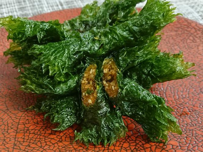 【朝食】宮城名物「しそ巻き」ご飯のお供にお召し上がりください。