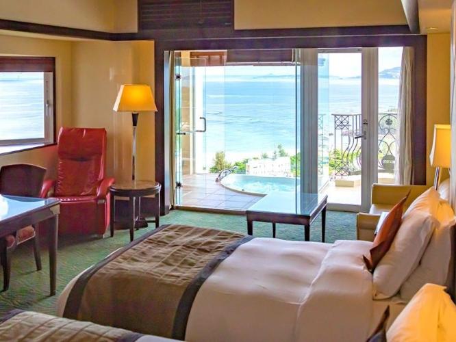 EXESロイヤルプールスイート