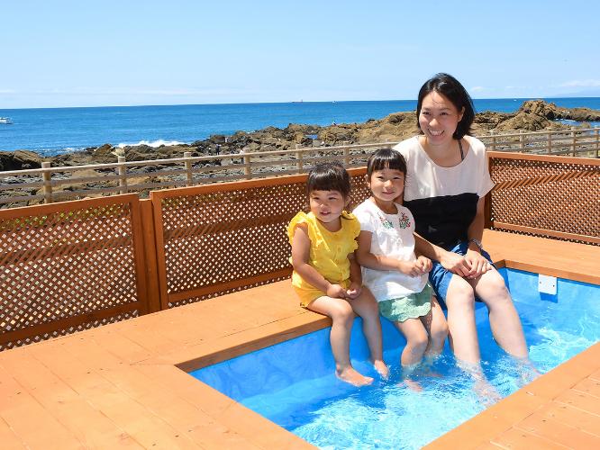 ぽかぽかの足湯♪