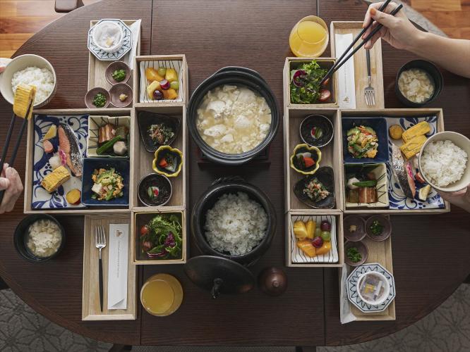 【軽朝食】全室インルームダイニングにてお部屋へご提供いたします。