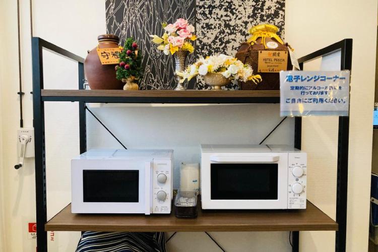 2階ロビーに24時間ご利用okのレンジがあります。