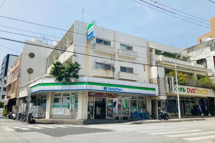 コンビニまで徒歩１分　