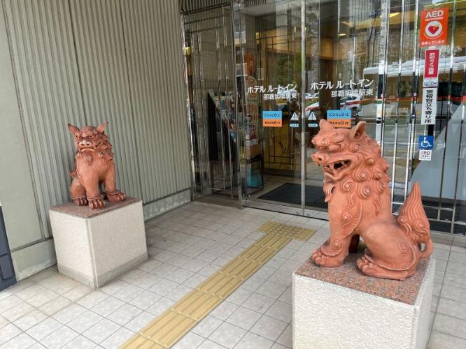 ホテル入口でございます★
