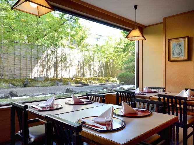 【和食割烹洛々】一品料理から会席まで、お気軽にお越しください。
