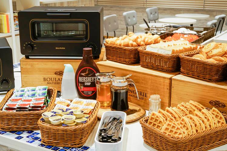 【種類豊富なパン】バルミューダのトースターでサクッと焼き上げてお召し上がりください。