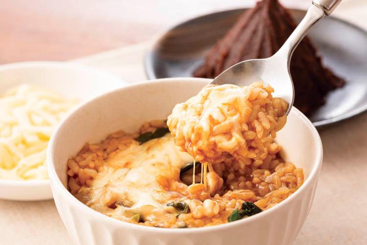 【金山限定赤だしチーズリゾット】愛知県産赤味噌を使用した味噌汁にご飯とチーズを入れてリゾットに!