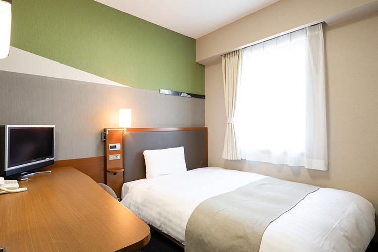 【1ベッドルーム】ダブルエコノミー◆ベッド幅140cm◆広さ13平米