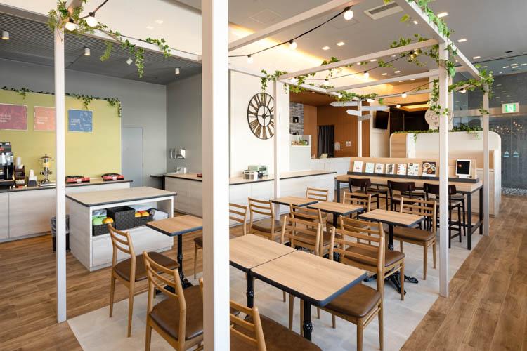 【ライブラリーカフェ】営業時間:10時〜24時◆無料でご利用いただけます。