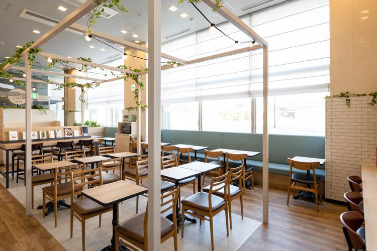 【ライブラリーカフェ】営業時間:10時〜24時◆無料でご利用いただけます。