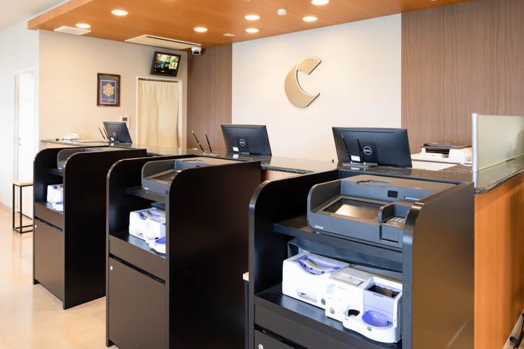 【セルフチェックイン・アウト機】できる限り接触を軽減し、スムーズにお部屋まで向かうことができます。