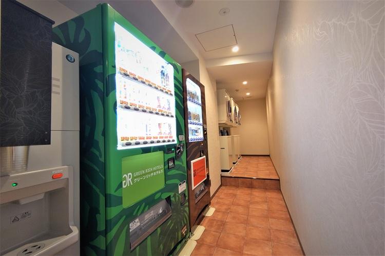 自販機・製氷機・コインランドリー　2F