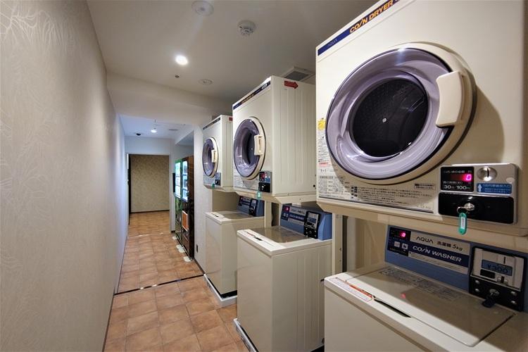 自販機・製氷機・コインランドリー　2F