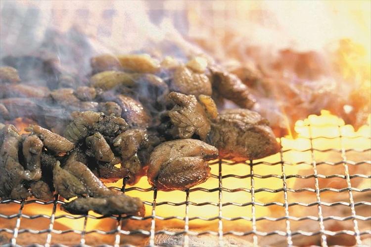 宮崎県観光協会　地鶏炭火焼き　写真提供：宮崎県観光協会