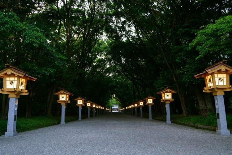宮崎県観光協会　宮崎神宮　写真提供：宮崎県観光協会