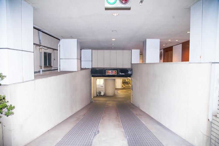 地下駐車場入口(1)