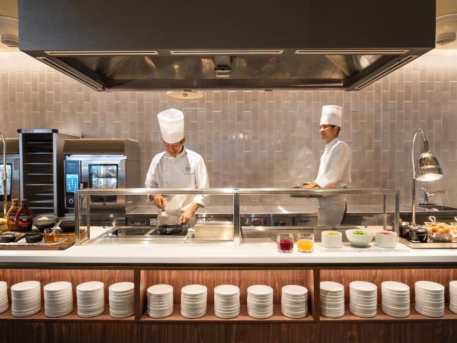 【プランタン】ライブキッチンでは出来立ての自慢料理をシェフがおもてなし