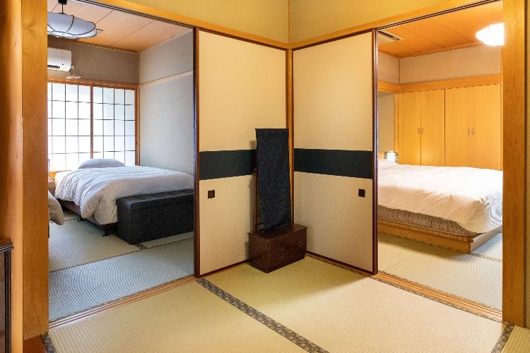 【お部屋】離れ/特別室/露天風呂/和室(トリプルベッド)/10畳+6畳/6名迄