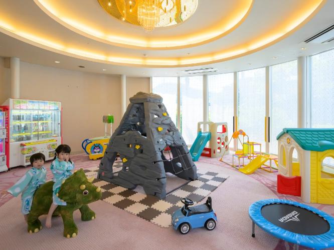 【キッズランドあそぼ〜や】幼児のお子様向けの遊び場。UFOキャッチャーやクレーンゲームもあります。