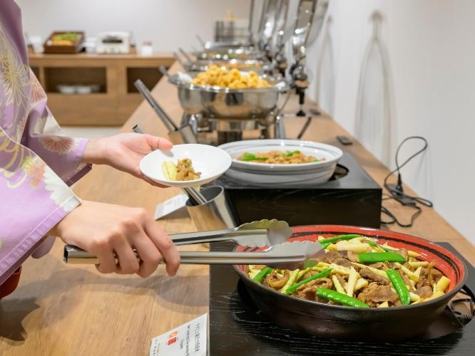 【朝食バイキング】山形ブランド米、山形の郷土料理、地元産の卵など、山形の味覚をお召し上がりください。