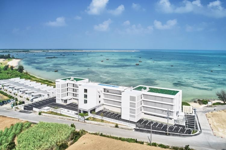 目の前に広がる佐和田の浜