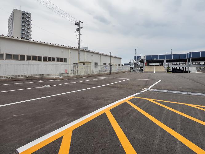 平面駐車場
