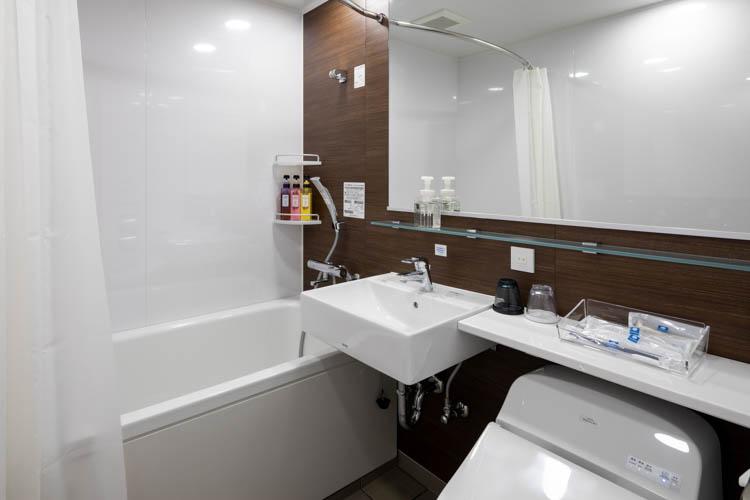 【バスルーム】のんびり足の伸ばせるバスタブ