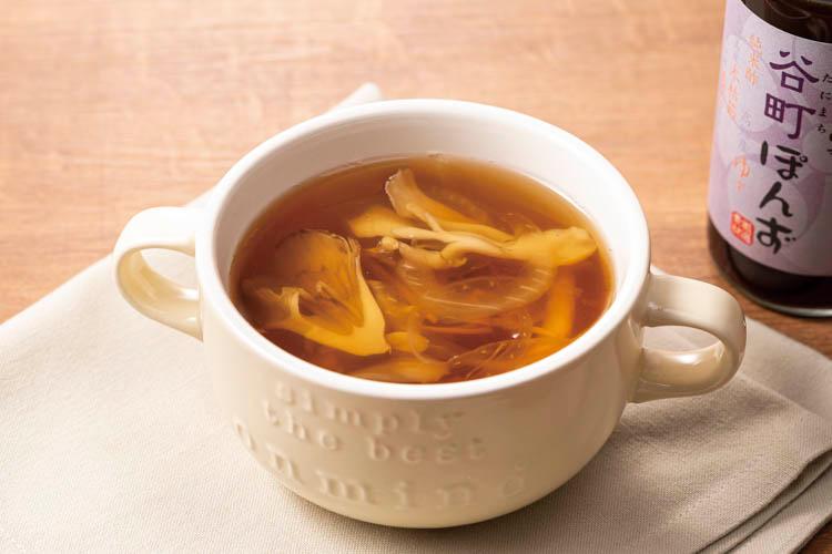 ポン酢文化が根強い大阪で生まれたこだわりの”谷町ぽんず”を使ったスープです。