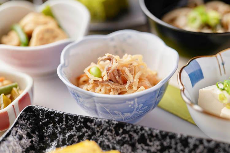 おばんざい一例　日替わり5種のおばんざい　切り干し大根の煮物