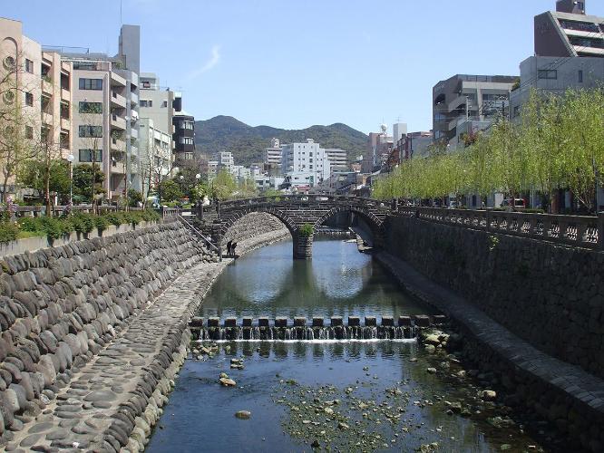 ◆【外観（夜）】JR長崎よりお車で約10分ながら、全室より1000万＄の長崎夜景を一望できます。