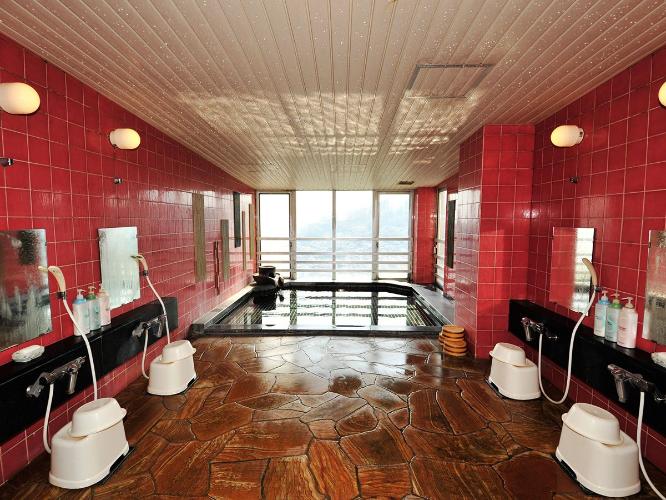 ◆夕陽も美しい展望浴場。その後の夜景も絶景です。