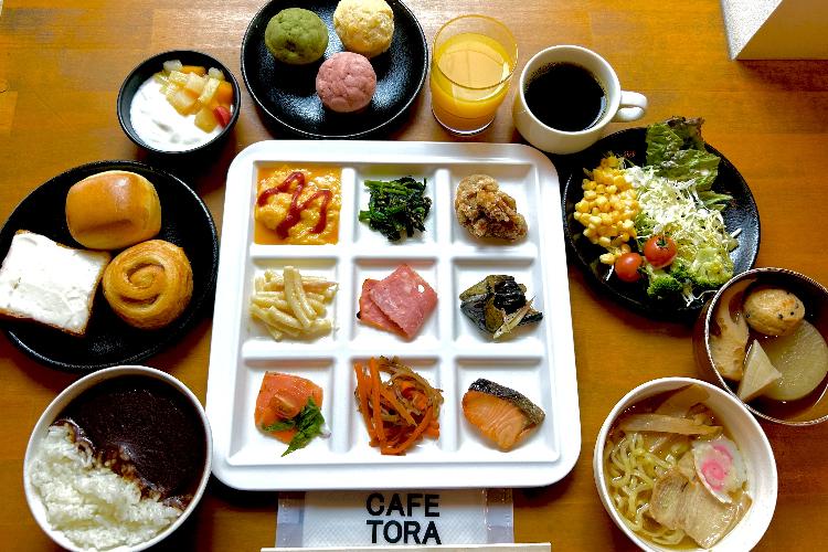 50種類以上の朝食ビュッフェ
