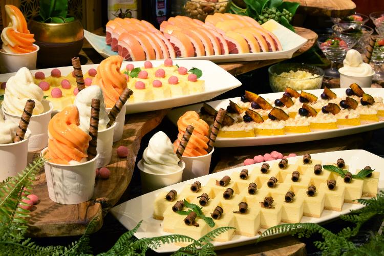 【夕食ビュッフェ】滝本らしいデザートもご用意♪オススメは、自分でまくスタイルのソフトクリーム（イメージ）