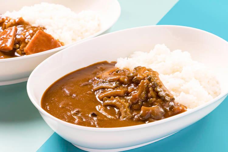 【ゴーヤカレー】ゴーヤが入った沖縄らしいカレーを毎日ご用意しています。