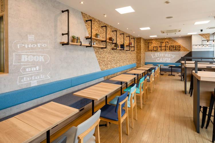 【ライブラリーカフェ】10時〜24時までご利用いただけます