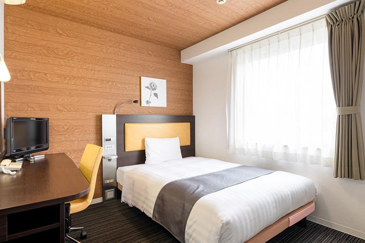 ベッド幅140cm◆布団はシーツと布団が一体となった「デュベスタイル」◆オリジナル快眠枕◆Wi-Fi