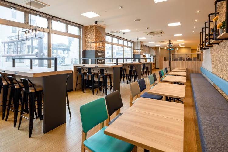 【ライブラリーカフェ】10時〜24時までご利用いただけます