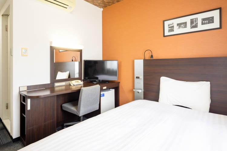 【ダブルルーム】客室の一例