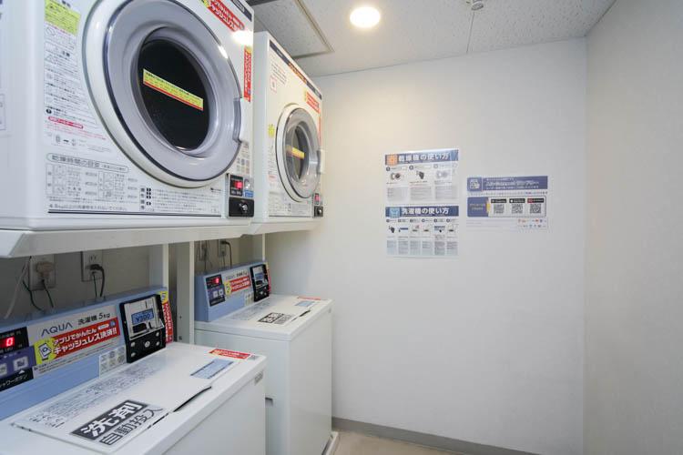 【コインランドリー】長期宿泊に便利なコインランドリーをご用意。