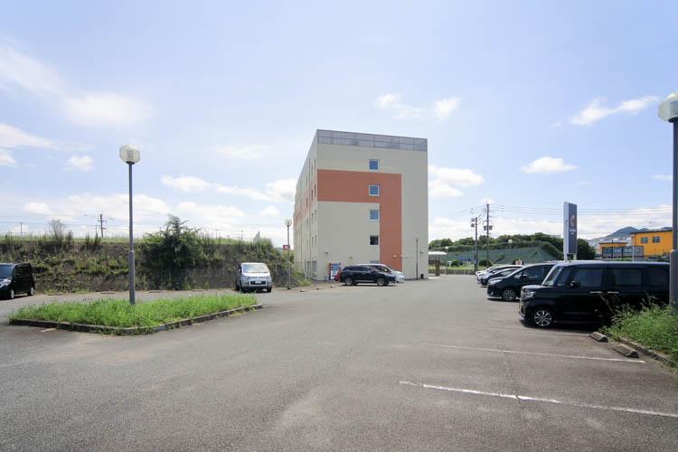 【敷地内駐車場】52台◆無料◆大型車事前問合せ