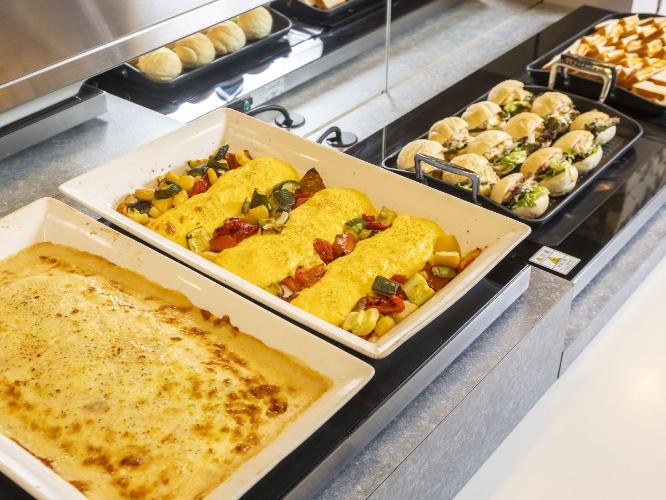 朝食ビュッフェ／和洋ビュッフェをお愉しみください（イメージ）